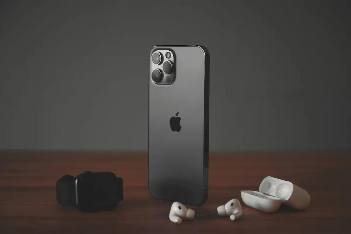Millal valida Pro-mudel ja millal tavaline iPhone?